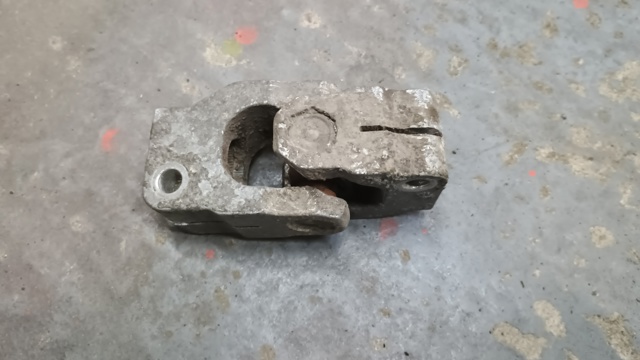 Рульовий кардан нижній 32311151454 BMW