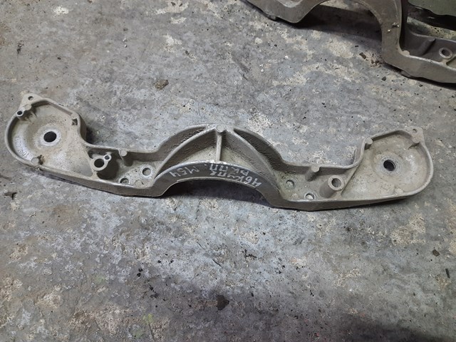 Кронштейн/траверса заднього редуктора, задня 33321094421 BMW