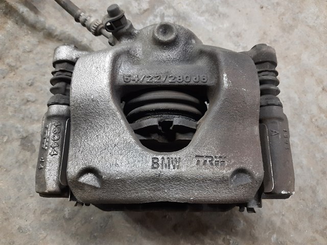 Супорт гальмівний, передній, правий 34116860262 BMW