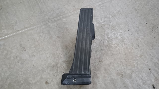 Підаль газу 35426853175 BMW