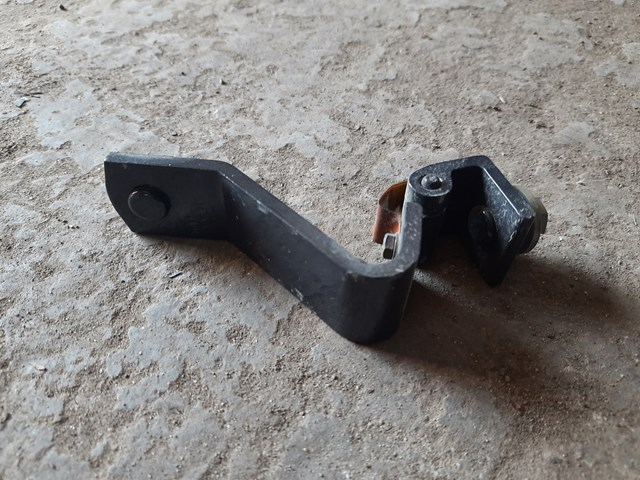 Петля задніх багажних, 3/5 -х дверей 41007320547 BMW