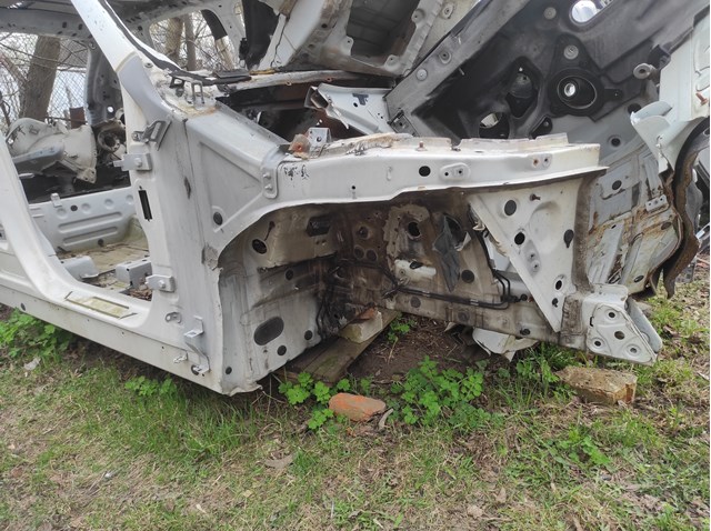 Лонжерон рами передній правий 41107266998 BMW