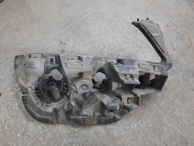 Кронштейн бампера переднього, правий 51117212956 BMW