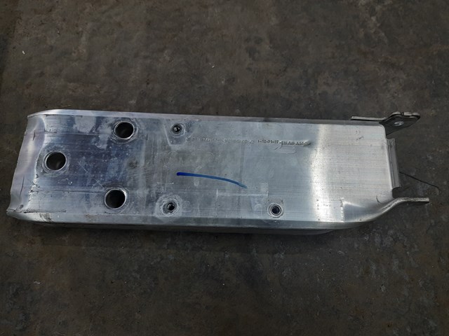 Кронштейн підсилювача переднього бампера 51117266195 BMW