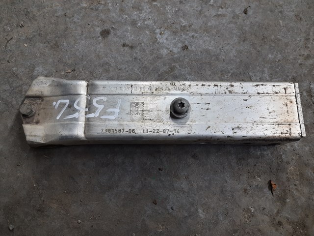 Кронштейн підсилювача переднього бампера 51117301587 BMW