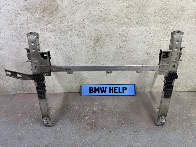 Кронштейн радіатора нижній 51117301605 BMW