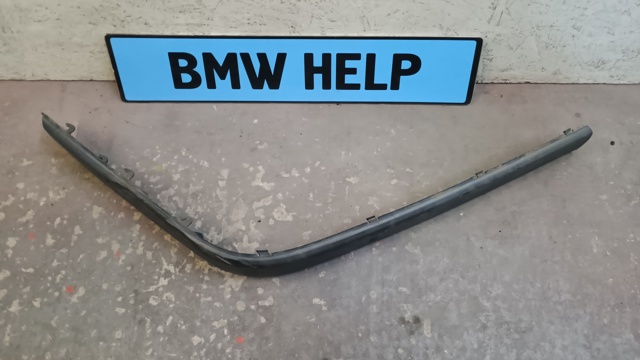 Накладка бампера переднього, права 51118148816 BMW