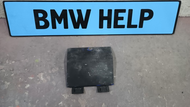 Накладка заднього скла 51121938421 BMW