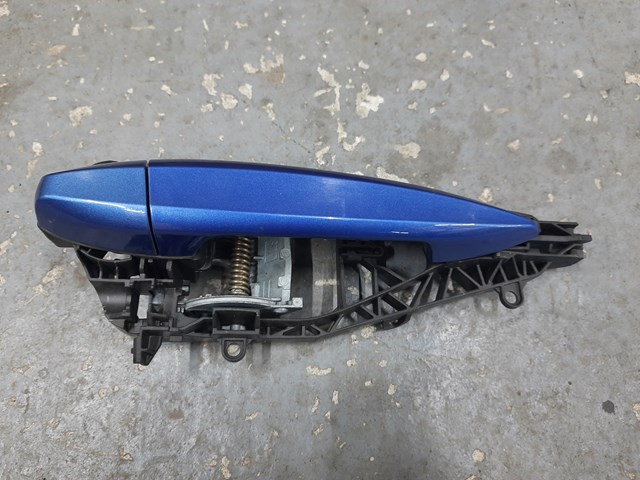Ручка передніх дверей зовнішня, права 51217396306 BMW