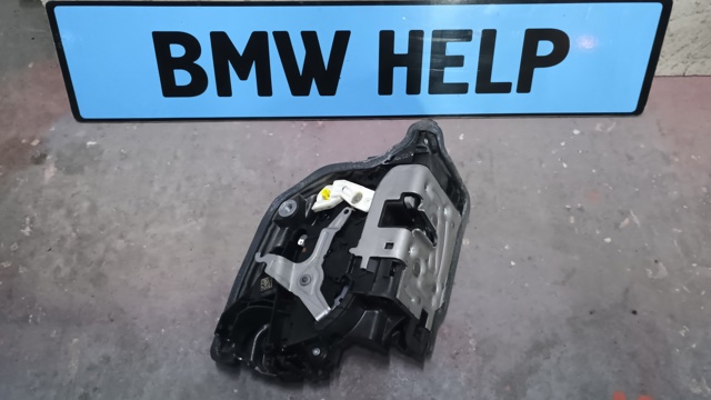 Замок двері правої передньої 51217477688 BMW