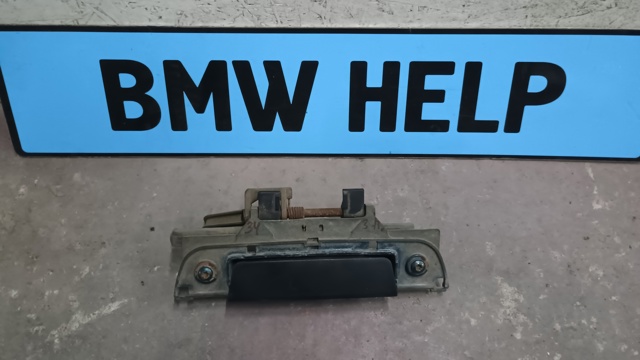Ручка задніх дверей зовнішня, права 51221960826 BMW