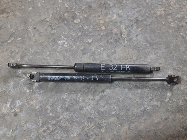 Стійка капота 51231908465 BMW