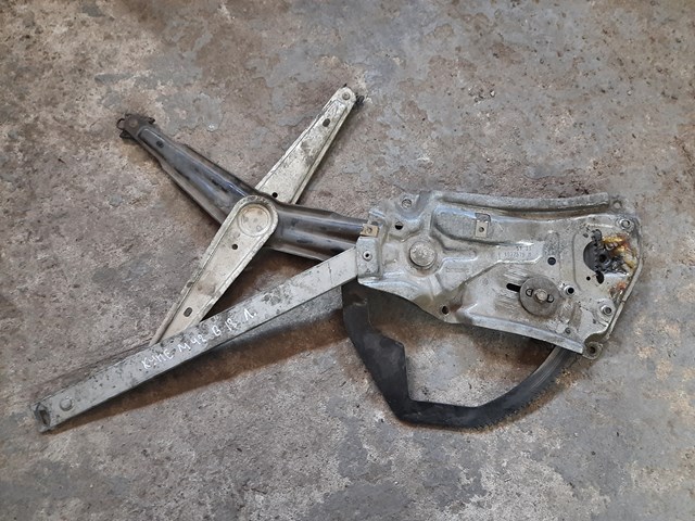 Склопідйомник передньої лівої двері 51331977579 BMW
