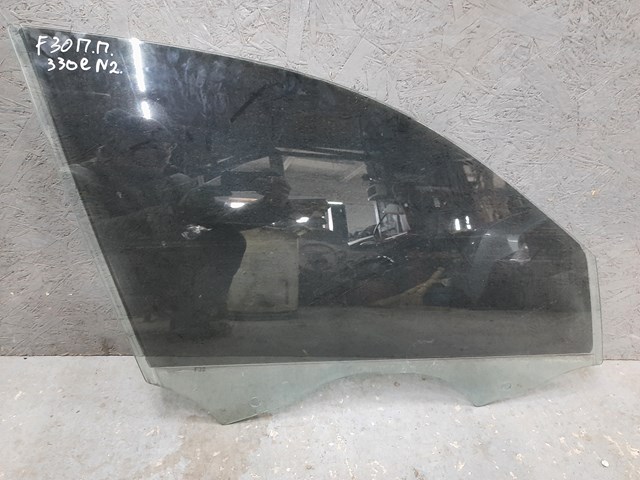 Скло передніх дверей, правою 51337259826 BMW
