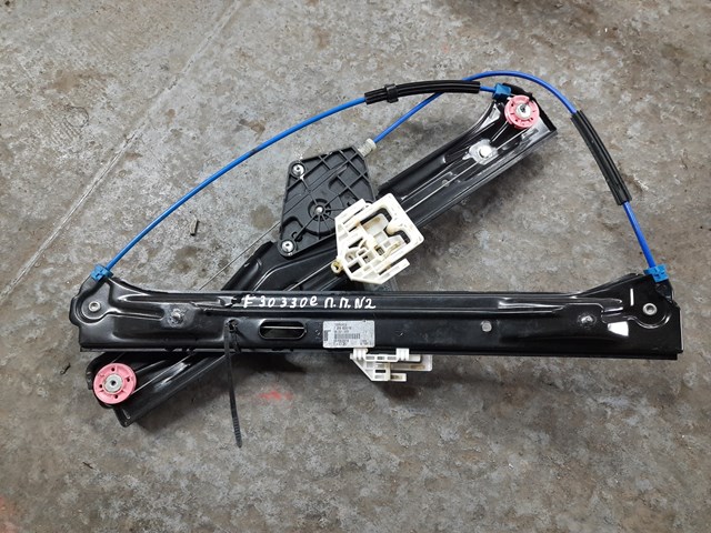 Склопідйомник передньої правої двері 51337281886 BMW