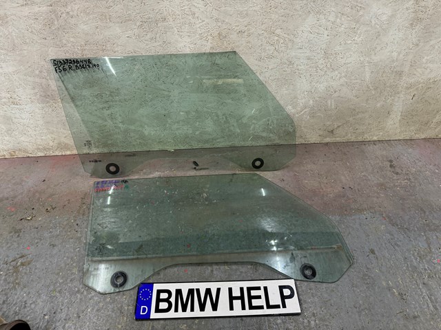 Скло пасажирських дверей 51337296448 BMW