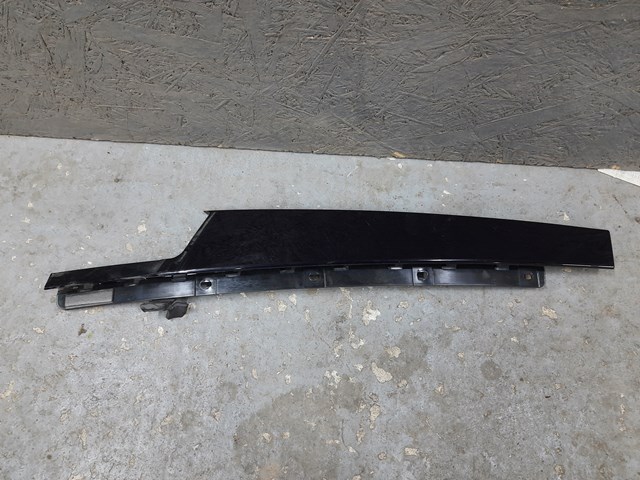 Накладка передніх дверей, правої, вертикальної 51337349652 BMW