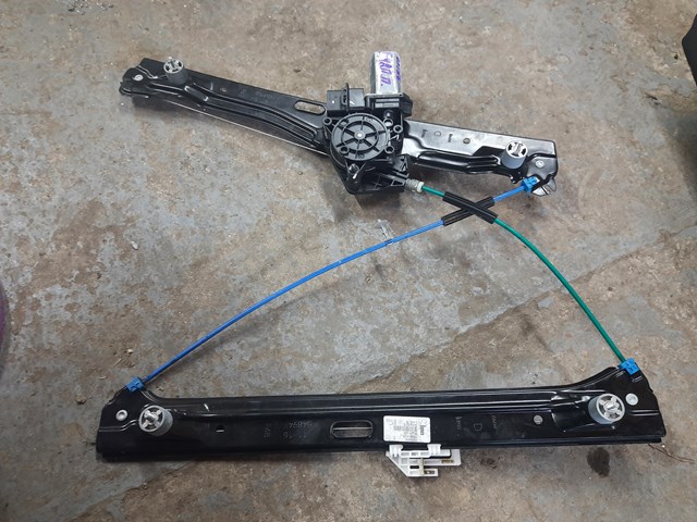 Склопідйомник передньої правої двері 51337434786 BMW