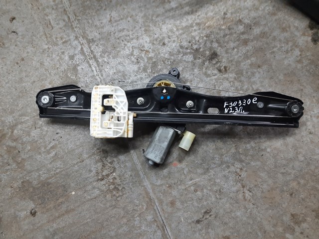 Механізм склопідйомника двері задньої, правої 51357281888 BMW