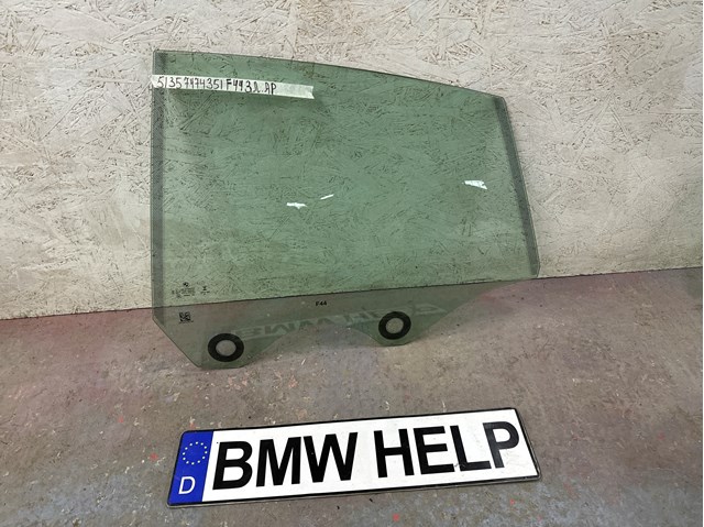 Скло задньої двері лівої 51357474351 BMW