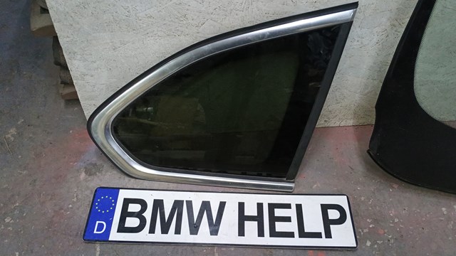 Скло багажного відсіку, праве 51377406872 BMW