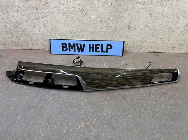 Молдинг (накладка) приладової панелі "торпедо", правий 51459378022 BMW