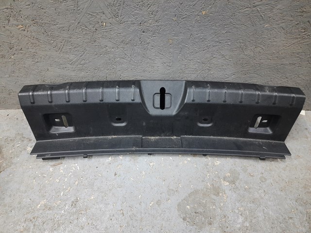 Накладка задньої панелі багажника 51477351650 BMW