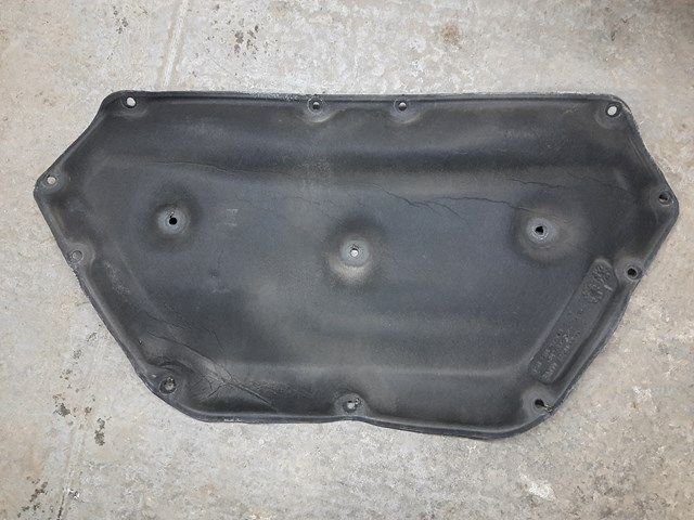 Утеплювач капота 51487356767 BMW