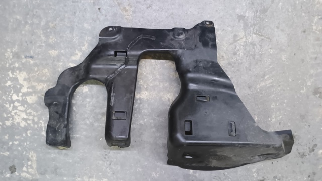 Захисний кожух кермового механізму 51757347021 BMW