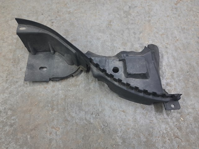 Накладка ринви задня ліва 51767329401 BMW