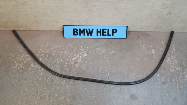 Гумка під капот 51767419379 BMW