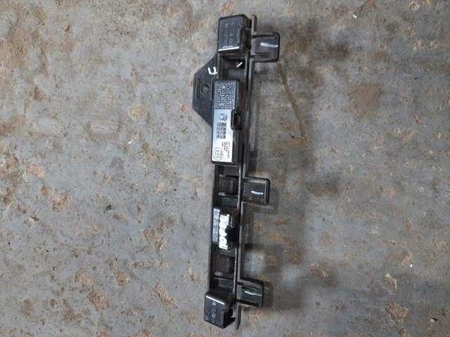 Опора порога (кріплення) 51777240873 BMW
