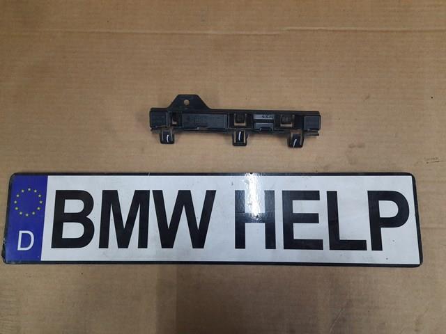 Кронштейн зовнішньої накладки порога правого 51777240874 BMW