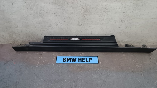 Накладка зовнішня (молдинг) порога, лівий 51777300817 BMW