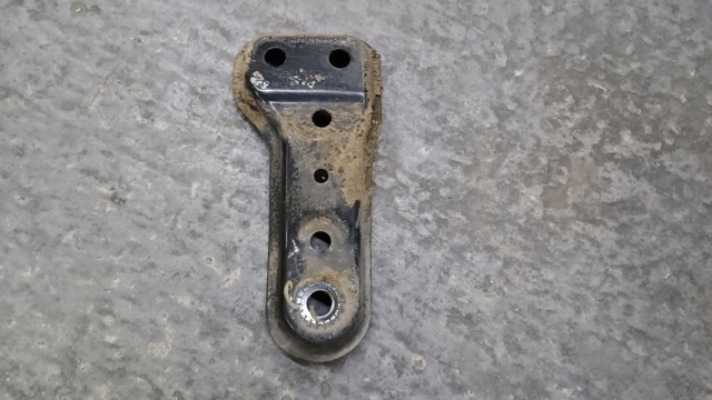 Кронштейн передньої балки 5Q0199518G VAG