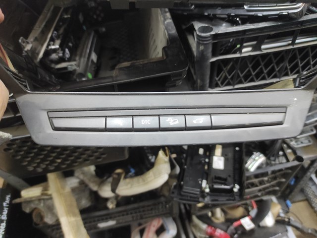 Блок кнопок центральної консолі 61316972780 BMW