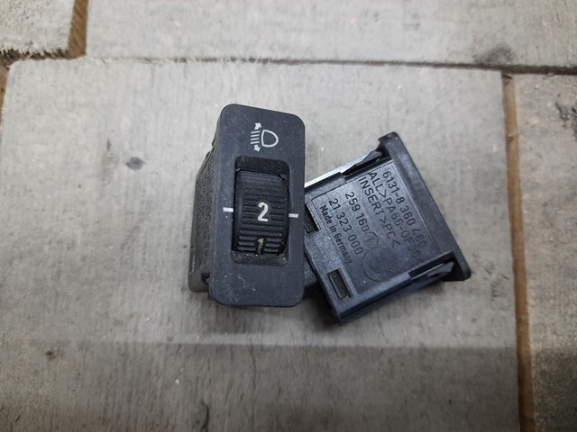 Кнопка коректора фар 61318360460 BMW