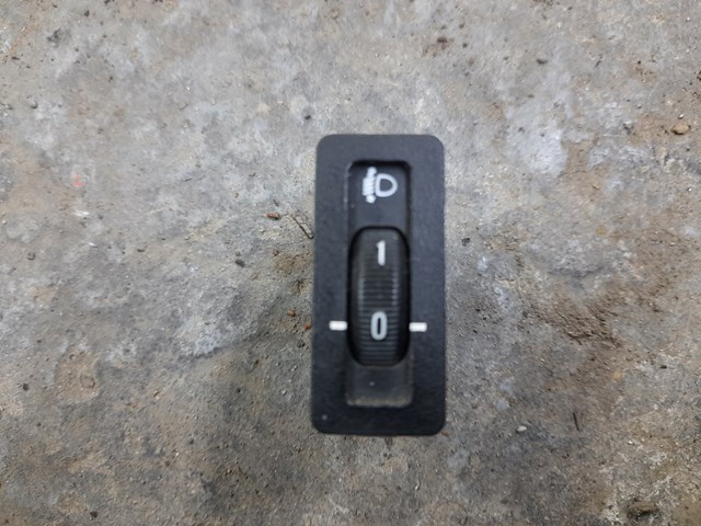 Кнопка коректора фар 61318360883 BMW