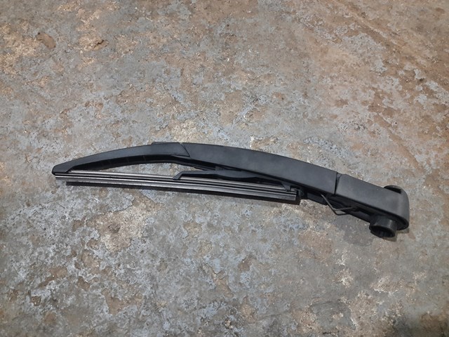Важіль-поводок двірника заднього скла 61617347622 BMW
