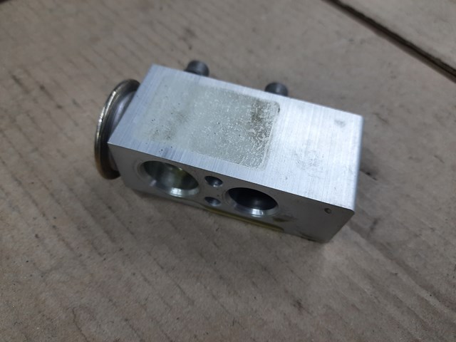 Клапан TRV, кондиціонера 64116845415 BMW