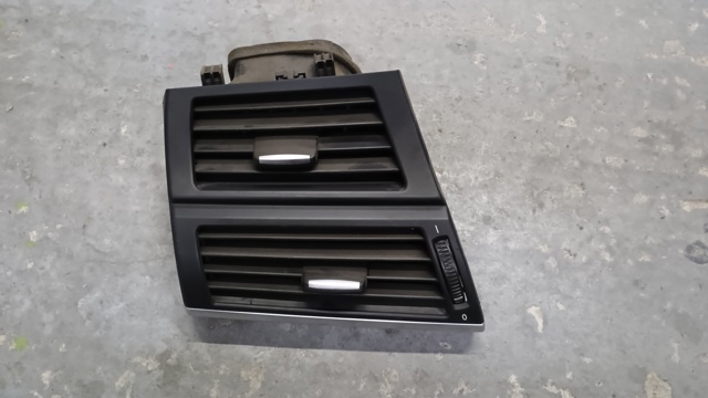 Решітка повітропровода ліва 64227161803 BMW
