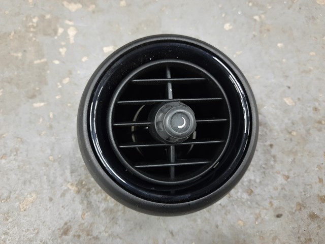 Решітка повітроводу 64229262413 BMW