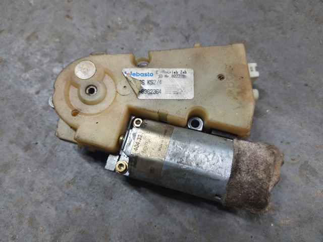 Двигун приводу люка 67618362364 BMW