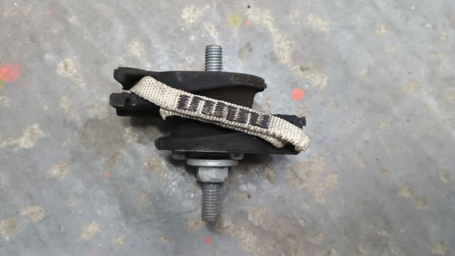 Опора коробки передач 6796619 BMW