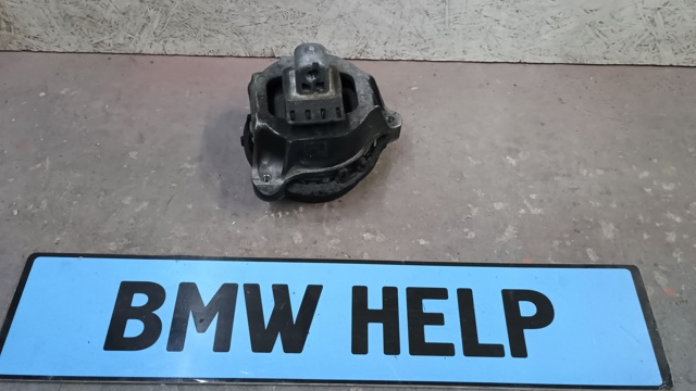 Права подушка мотора 6860472 BMW