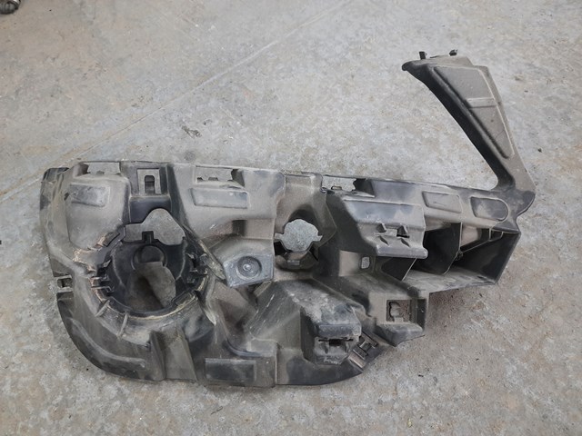 Кронштейн бампера переднього, правий 7212956 BMW