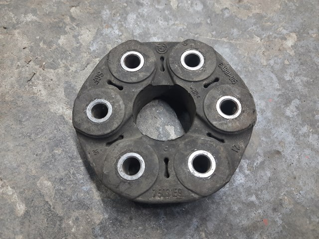 Гумова пружна муфта кардана передня 7503159 BMW