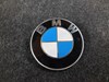 Фірмовий значок на кришку багажника 8219237 BMW