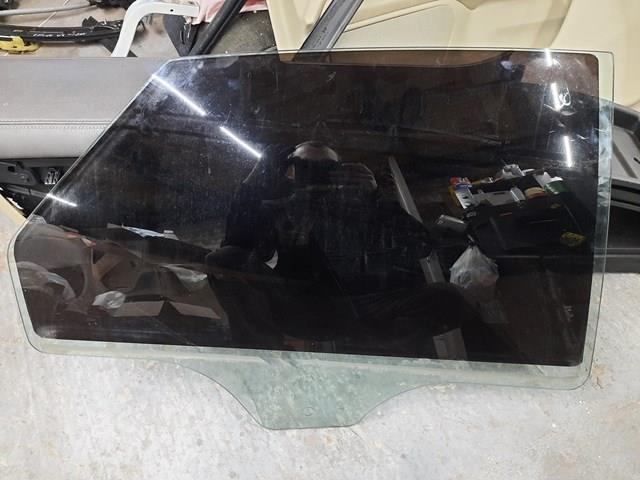 Скло задньої двері правої DP5Z5425712A FORD