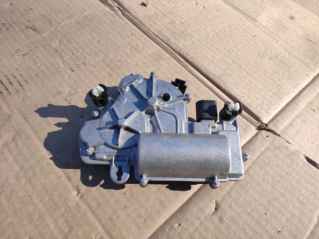 Мотор-привід відкр/закр. замку багажника (3/5-х дв.) 3G0827887C VAG